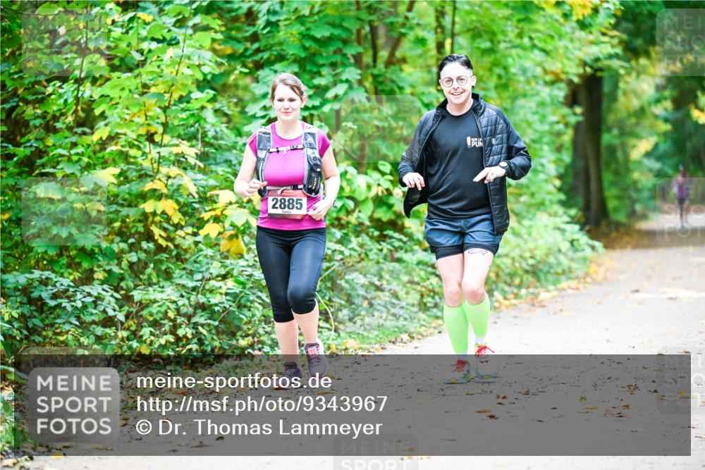 12.10.2025 - Bramfelder Halbmarathon 2025 Dr. Thomas Lammeyer http://msf.ph/oto/9343967 12.10.2025 10:01:45 Laufen 2885 meine-sportfotos.de