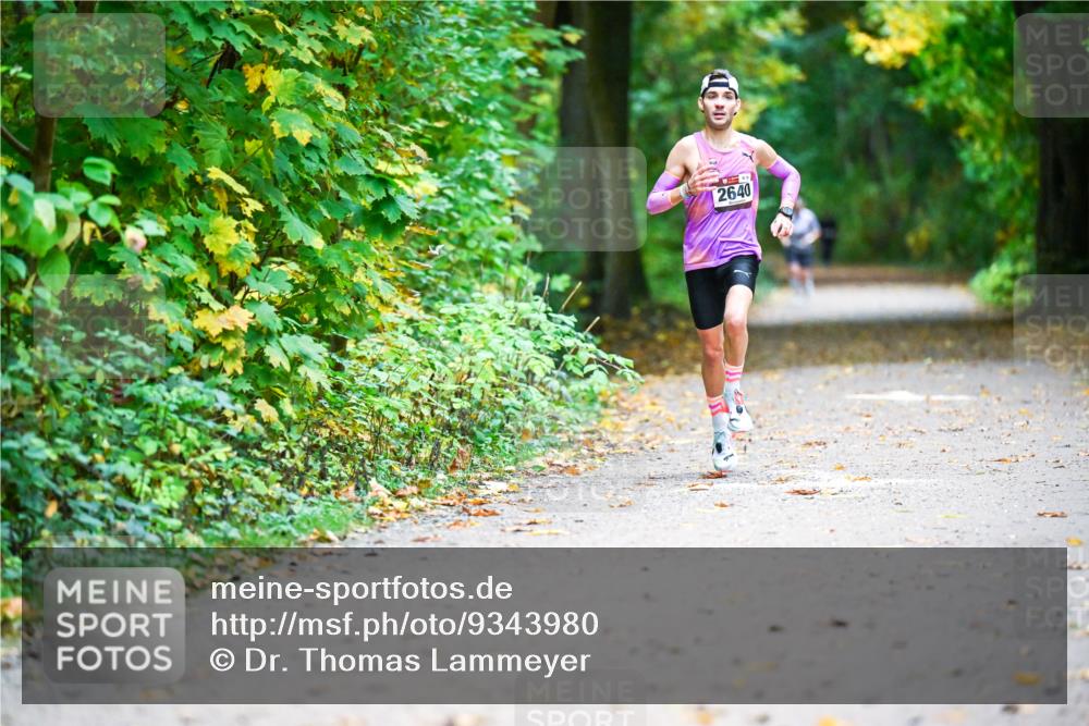 12.10.2025 - Bramfelder Halbmarathon 2025 Dr. Thomas Lammeyer http://msf.ph/oto/9343980 12.10.2025 10:01:54 Laufen 2640 meine-sportfotos.de