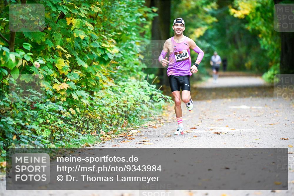 12.10.2025 - Bramfelder Halbmarathon 2025 Dr. Thomas Lammeyer http://msf.ph/oto/9343984 12.10.2025 10:01:54 Laufen 819, 2640 meine-sportfotos.de