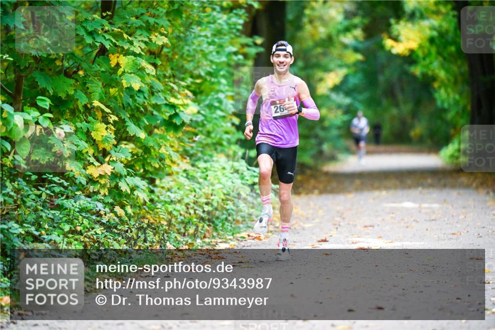 12.10.2025 - Bramfelder Halbmarathon 2025 Dr. Thomas Lammeyer http://msf.ph/oto/9343987 12.10.2025 10:01:54 Laufen 26 meine-sportfotos.de