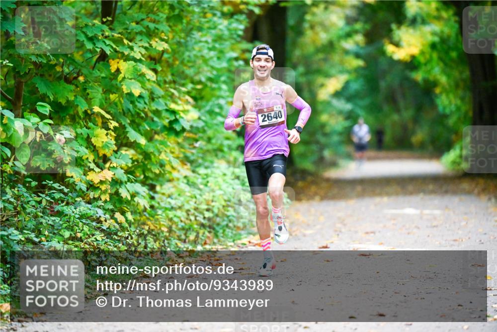 12.10.2025 - Bramfelder Halbmarathon 2025 Dr. Thomas Lammeyer http://msf.ph/oto/9343989 12.10.2025 10:01:55 Laufen 2640 meine-sportfotos.de