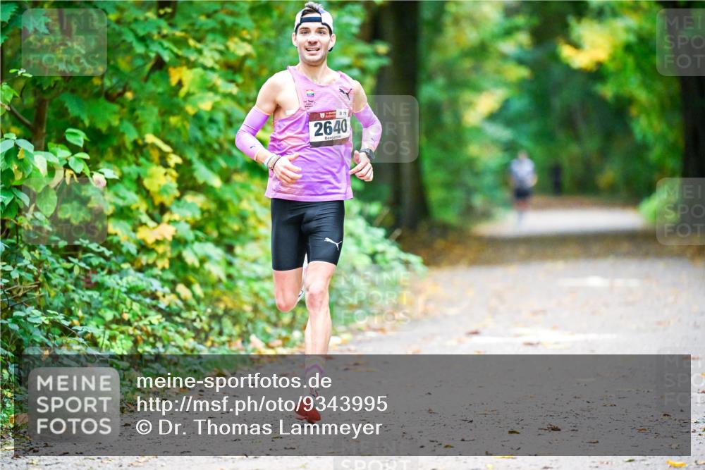 12.10.2025 - Bramfelder Halbmarathon 2025 Dr. Thomas Lammeyer http://msf.ph/oto/9343995 12.10.2025 10:01:56 Laufen 79, 2640 meine-sportfotos.de