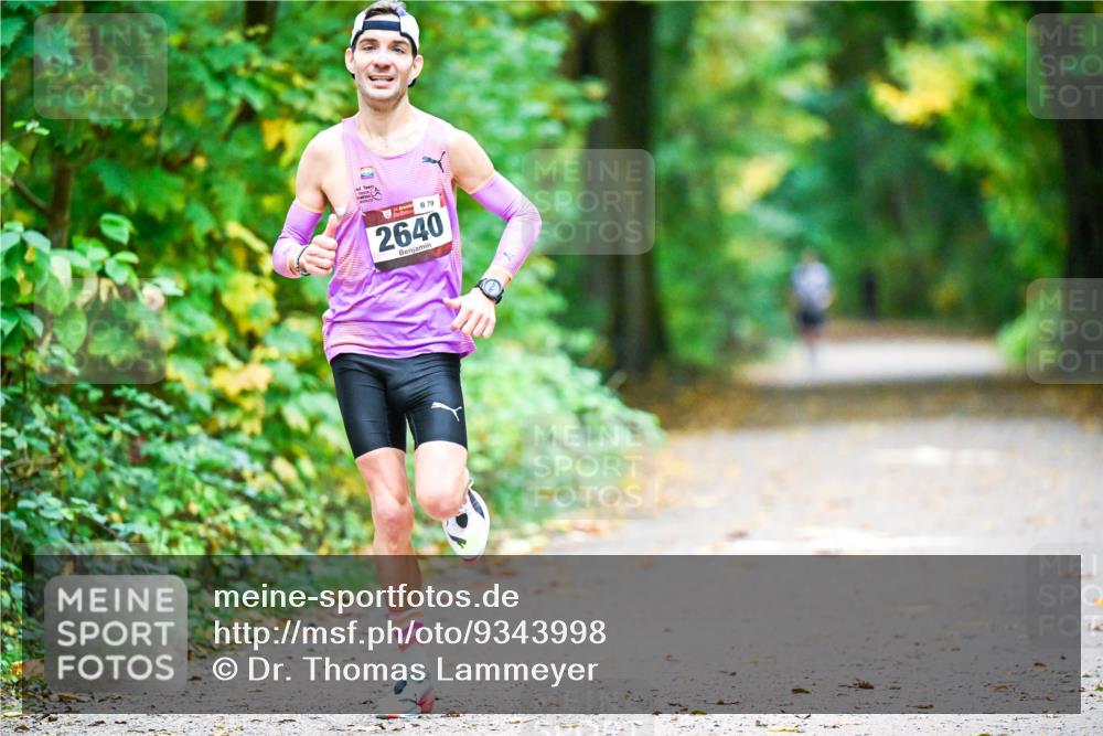 12.10.2025 - Bramfelder Halbmarathon 2025 Dr. Thomas Lammeyer http://msf.ph/oto/9343998 12.10.2025 10:01:56 Laufen 79, 2640 meine-sportfotos.de