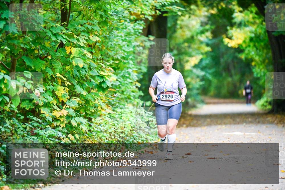 12.10.2025 - Bramfelder Halbmarathon 2025 Dr. Thomas Lammeyer http://msf.ph/oto/9343999 12.10.2025 10:02:23 Laufen 2920 meine-sportfotos.de