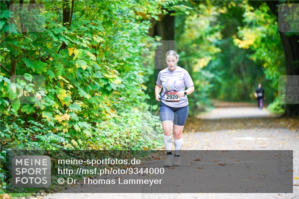 12.10.2025 - Bramfelder Halbmarathon 2025 Dr. Thomas Lammeyer http://msf.ph/oto/9344000 12.10.2025 10:02:23 Laufen 2920 meine-sportfotos.de