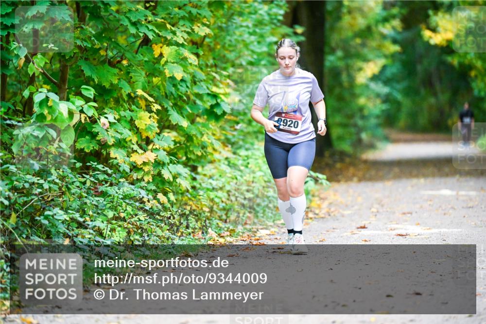 12.10.2025 - Bramfelder Halbmarathon 2025 Dr. Thomas Lammeyer http://msf.ph/oto/9344009 12.10.2025 10:02:24 Laufen 920 meine-sportfotos.de