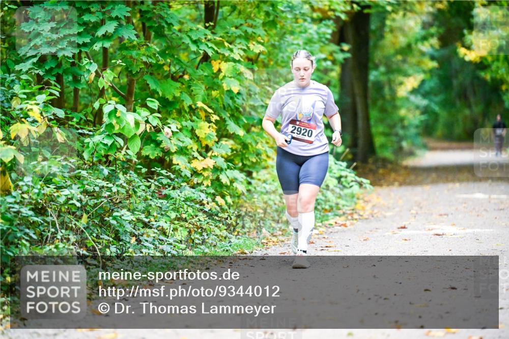12.10.2025 - Bramfelder Halbmarathon 2025 Dr. Thomas Lammeyer http://msf.ph/oto/9344012 12.10.2025 10:02:25 Laufen 2920 meine-sportfotos.de