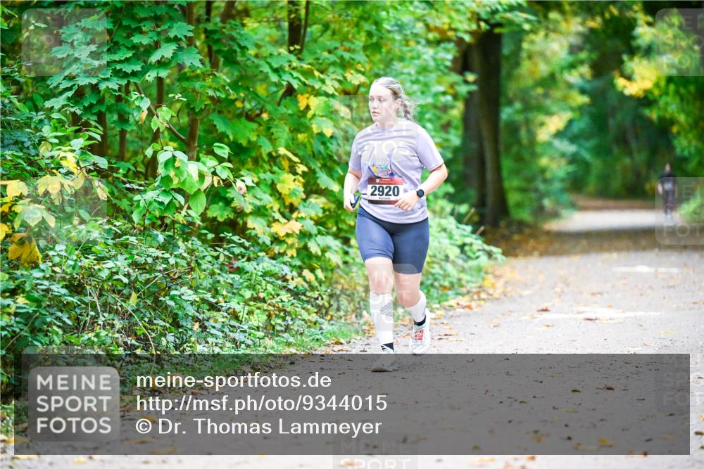 12.10.2025 - Bramfelder Halbmarathon 2025 Dr. Thomas Lammeyer http://msf.ph/oto/9344015 12.10.2025 10:02:26 Laufen 2920 meine-sportfotos.de