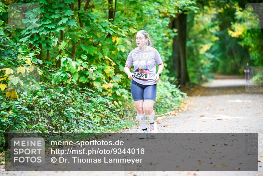 12.10.2025 - Bramfelder Halbmarathon 2025 Dr. Thomas Lammeyer http://msf.ph/oto/9344016 12.10.2025 10:02:26 Laufen 2920 meine-sportfotos.de