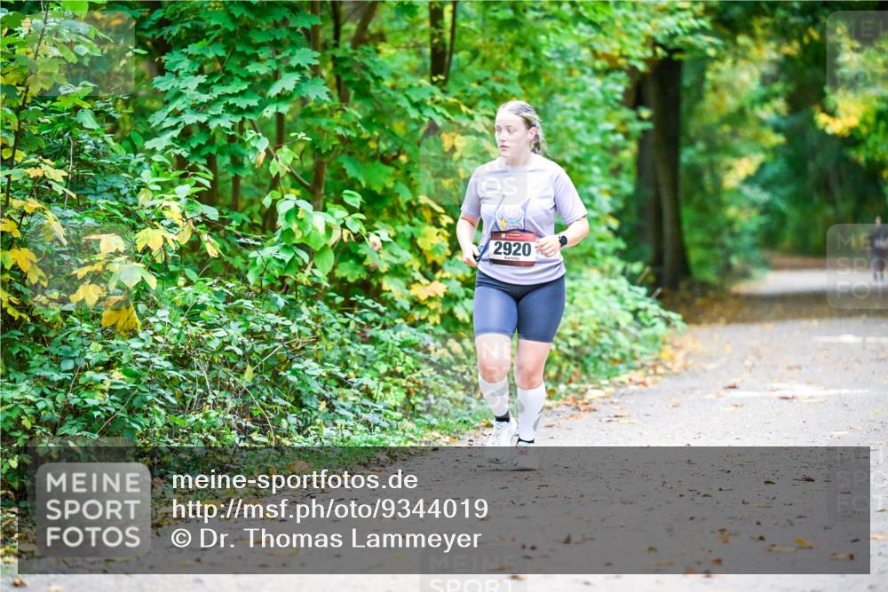 12.10.2025 - Bramfelder Halbmarathon 2025 Dr. Thomas Lammeyer http://msf.ph/oto/9344019 12.10.2025 10:02:26 Laufen 2920 meine-sportfotos.de