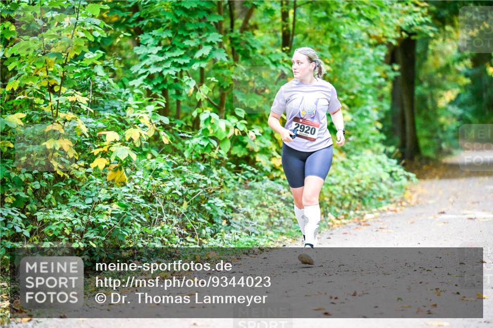 12.10.2025 - Bramfelder Halbmarathon 2025 Dr. Thomas Lammeyer http://msf.ph/oto/9344023 12.10.2025 10:02:27 Laufen 2920 meine-sportfotos.de