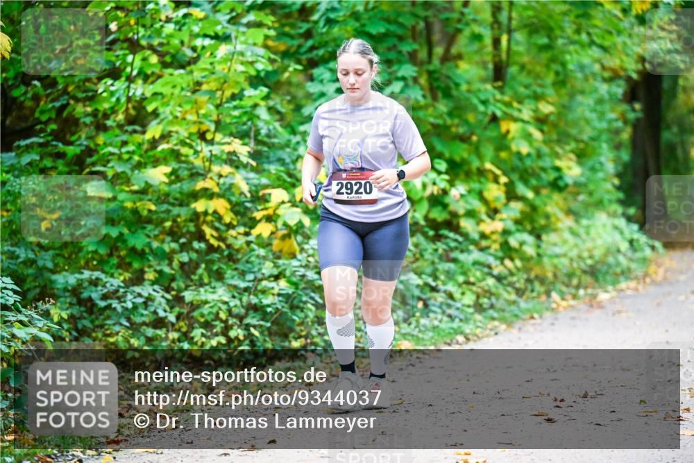 12.10.2025 - Bramfelder Halbmarathon 2025 Dr. Thomas Lammeyer http://msf.ph/oto/9344037 12.10.2025 10:02:29 Laufen 2920 meine-sportfotos.de