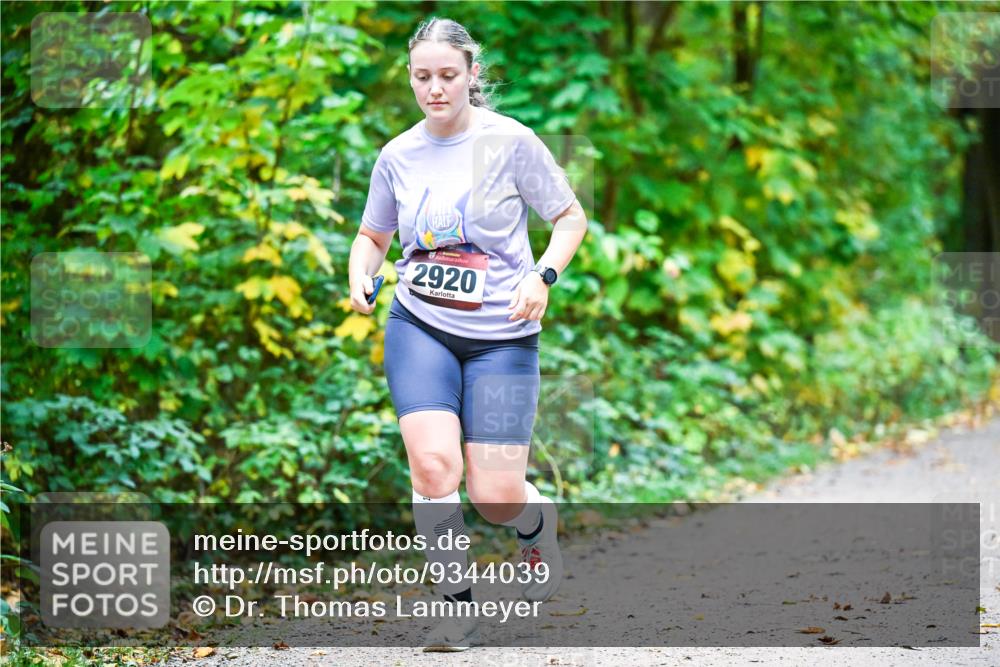 12.10.2025 - Bramfelder Halbmarathon 2025 Dr. Thomas Lammeyer http://msf.ph/oto/9344039 12.10.2025 10:02:29 Laufen 2920 meine-sportfotos.de