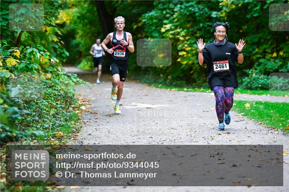 12.10.2025 - Bramfelder Halbmarathon 2025 Dr. Thomas Lammeyer http://msf.ph/oto/9344045 12.10.2025 10:03:06 Laufen 2936, 2461 meine-sportfotos.de