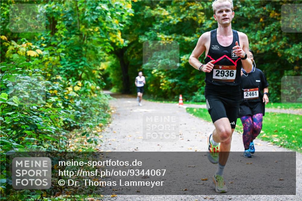 12.10.2025 - Bramfelder Halbmarathon 2025 Dr. Thomas Lammeyer http://msf.ph/oto/9344067 12.10.2025 10:03:09 Laufen 2936, 2461 meine-sportfotos.de
