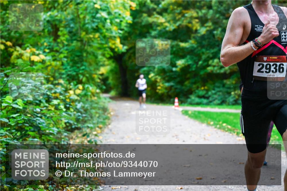 12.10.2025 - Bramfelder Halbmarathon 2025 Dr. Thomas Lammeyer http://msf.ph/oto/9344070 12.10.2025 10:03:10 Laufen 2936 meine-sportfotos.de