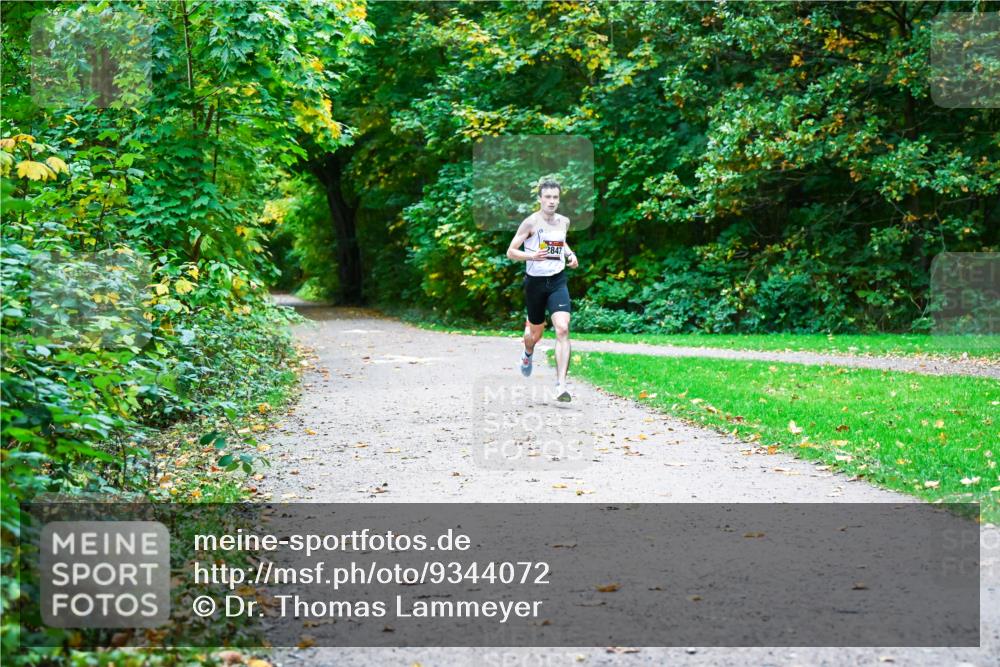 12.10.2025 - Bramfelder Halbmarathon 2025 Dr. Thomas Lammeyer http://msf.ph/oto/9344072 12.10.2025 10:03:13 Laufen 2847 meine-sportfotos.de
