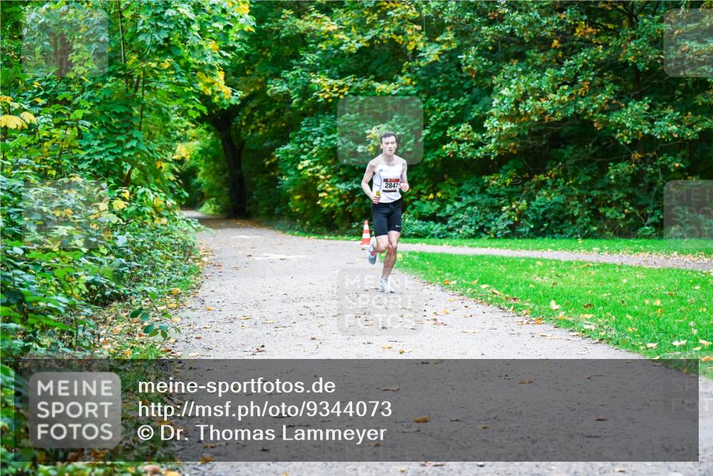 12.10.2025 - Bramfelder Halbmarathon 2025 Dr. Thomas Lammeyer http://msf.ph/oto/9344073 12.10.2025 10:03:13 Laufen 2847 meine-sportfotos.de