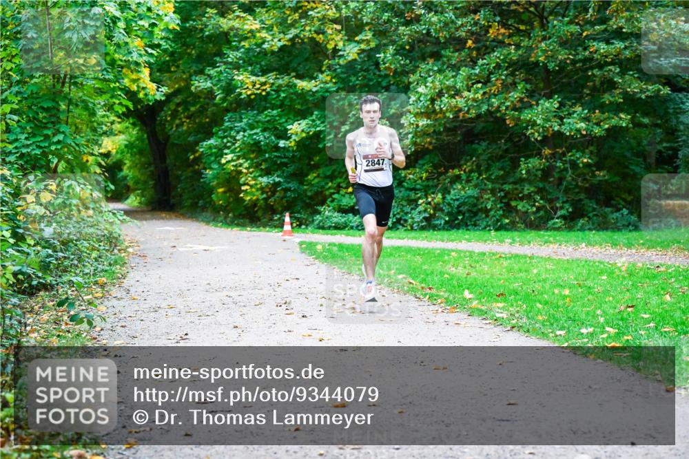 12.10.2025 - Bramfelder Halbmarathon 2025 Dr. Thomas Lammeyer http://msf.ph/oto/9344079 12.10.2025 10:03:14 Laufen 2847 meine-sportfotos.de