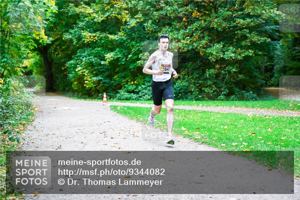 12.10.2025 - Bramfelder Halbmarathon 2025 Dr. Thomas Lammeyer http://msf.ph/oto/9344082 12.10.2025 10:03:14 Laufen 2847 meine-sportfotos.de