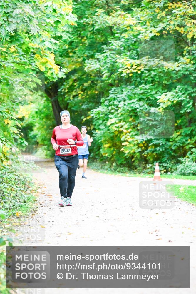 12.10.2025 - Bramfelder Halbmarathon 2025 Dr. Thomas Lammeyer http://msf.ph/oto/9344101 12.10.2025 10:04:30 Laufen 2807 meine-sportfotos.de