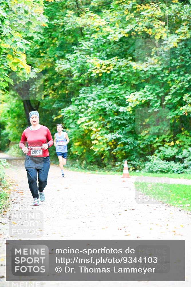 12.10.2025 - Bramfelder Halbmarathon 2025 Dr. Thomas Lammeyer http://msf.ph/oto/9344103 12.10.2025 10:04:30 Laufen 2807, 2424 meine-sportfotos.de