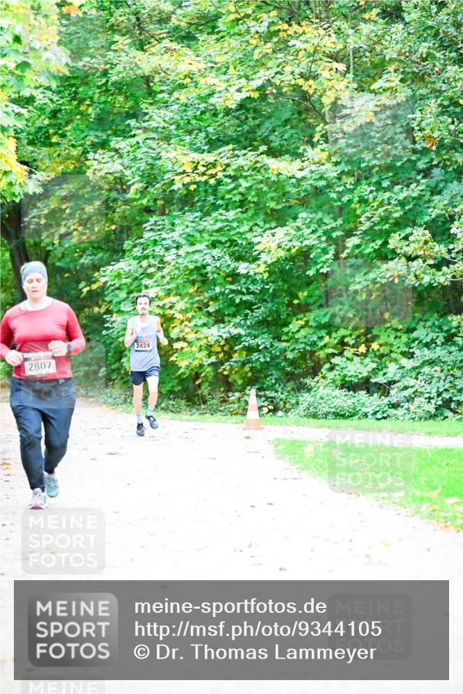 12.10.2025 - Bramfelder Halbmarathon 2025 Dr. Thomas Lammeyer http://msf.ph/oto/9344105 12.10.2025 10:04:31 Laufen 2424, 2807 meine-sportfotos.de