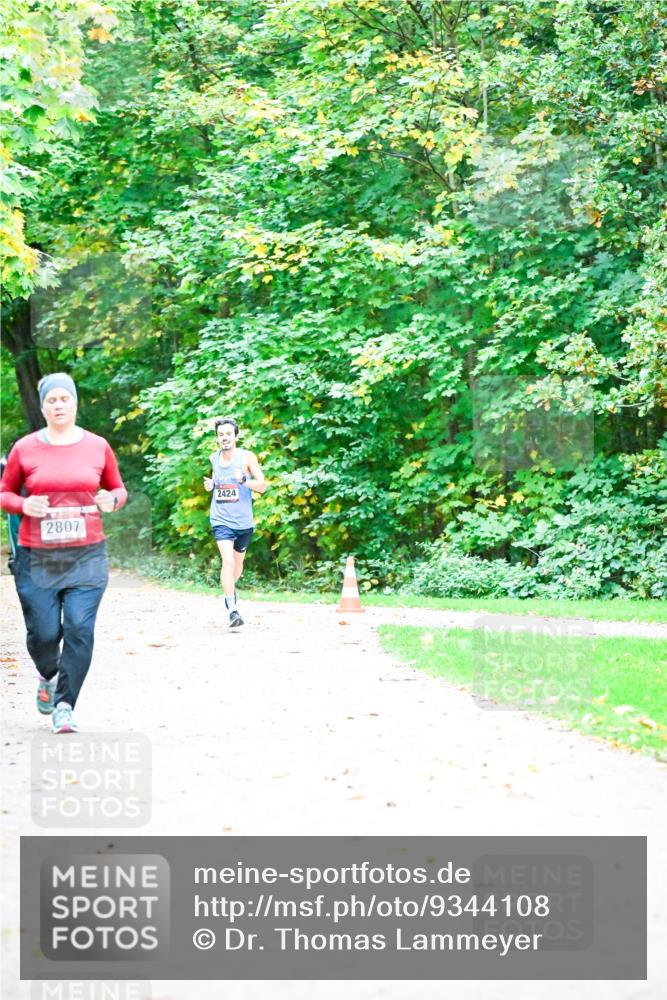 12.10.2025 - Bramfelder Halbmarathon 2025 Dr. Thomas Lammeyer http://msf.ph/oto/9344108 12.10.2025 10:04:31 Laufen 2807, 2424 meine-sportfotos.de