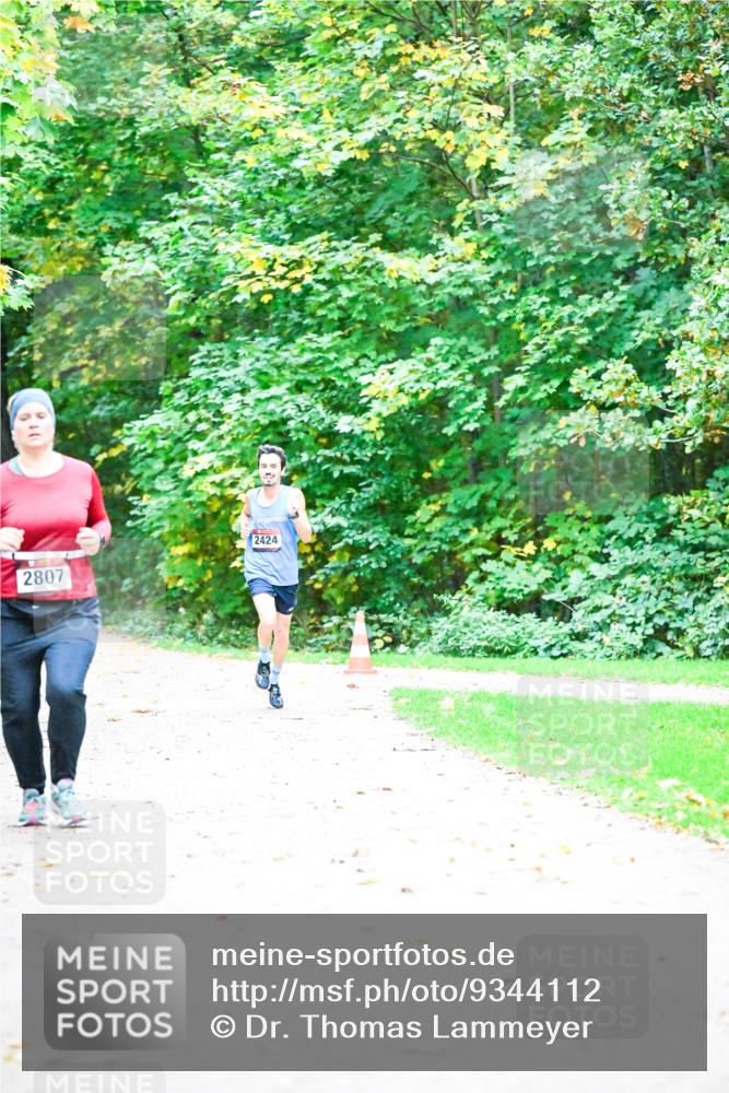 12.10.2025 - Bramfelder Halbmarathon 2025 Dr. Thomas Lammeyer http://msf.ph/oto/9344112 12.10.2025 10:04:32 Laufen 2424, 2807 meine-sportfotos.de