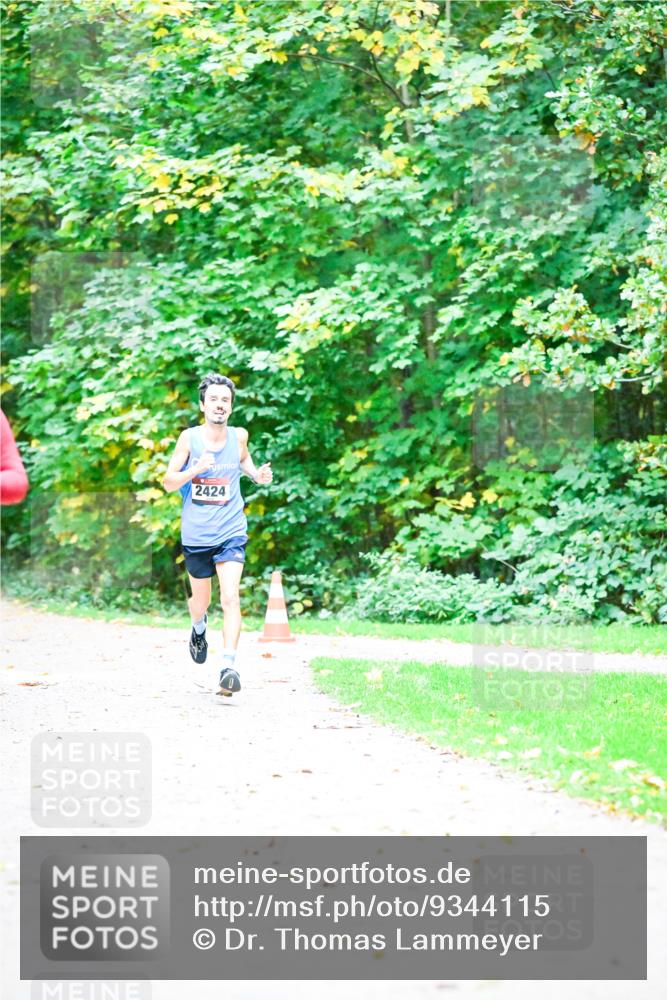 12.10.2025 - Bramfelder Halbmarathon 2025 Dr. Thomas Lammeyer http://msf.ph/oto/9344115 12.10.2025 10:04:32 Laufen 2424 meine-sportfotos.de