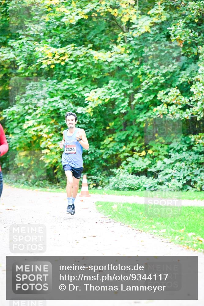 12.10.2025 - Bramfelder Halbmarathon 2025 Dr. Thomas Lammeyer http://msf.ph/oto/9344117 12.10.2025 10:04:33 Laufen 2424 meine-sportfotos.de