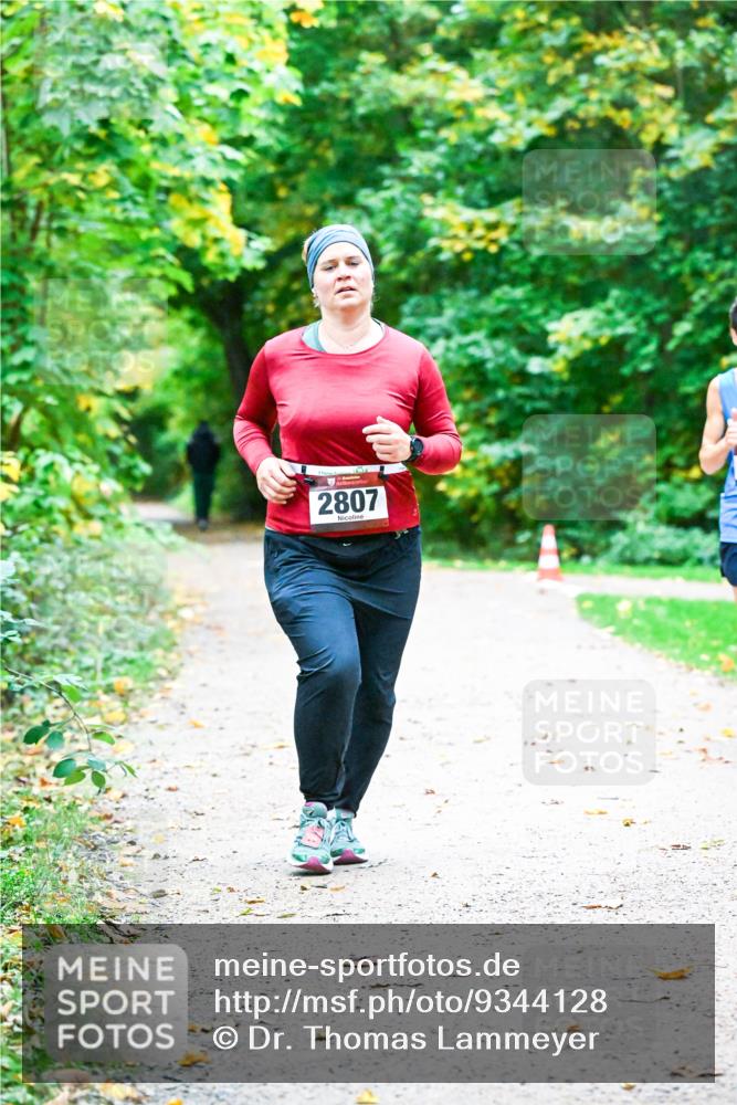 12.10.2025 - Bramfelder Halbmarathon 2025 Dr. Thomas Lammeyer http://msf.ph/oto/9344128 12.10.2025 10:04:35 Laufen 2807 meine-sportfotos.de