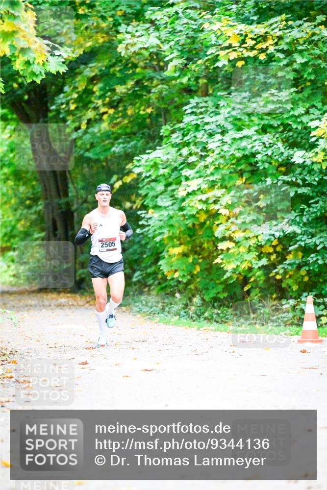 12.10.2025 - Bramfelder Halbmarathon 2025 Dr. Thomas Lammeyer http://msf.ph/oto/9344136 12.10.2025 10:04:51 Laufen 2505 meine-sportfotos.de