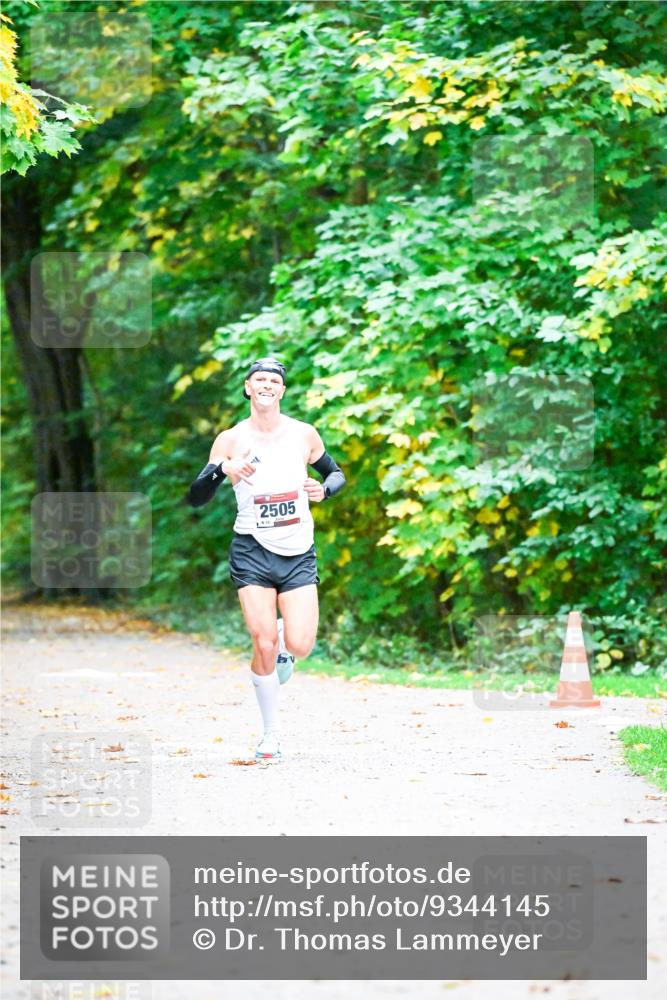 12.10.2025 - Bramfelder Halbmarathon 2025 Dr. Thomas Lammeyer http://msf.ph/oto/9344145 12.10.2025 10:04:52 Laufen 2505, 812, 51 meine-sportfotos.de