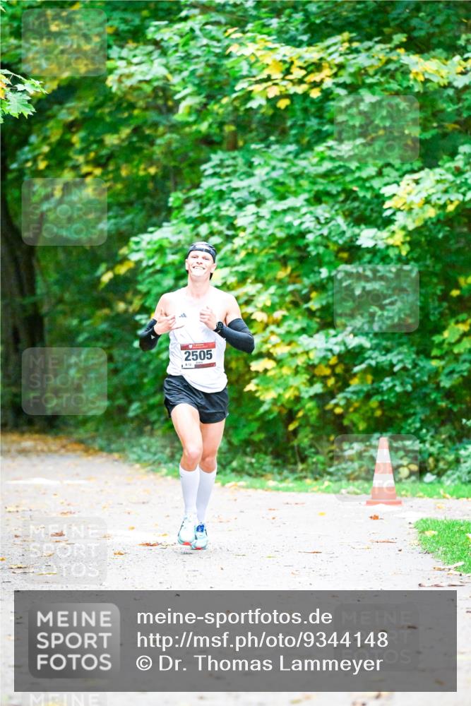 12.10.2025 - Bramfelder Halbmarathon 2025 Dr. Thomas Lammeyer http://msf.ph/oto/9344148 12.10.2025 10:04:52 Laufen 2505 meine-sportfotos.de