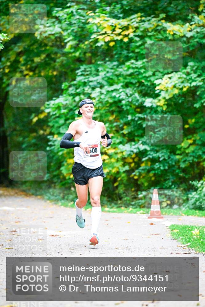 12.10.2025 - Bramfelder Halbmarathon 2025 Dr. Thomas Lammeyer http://msf.ph/oto/9344151 12.10.2025 10:04:53 Laufen 505, 812 meine-sportfotos.de