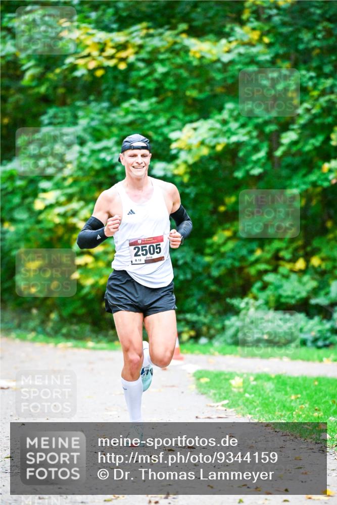 12.10.2025 - Bramfelder Halbmarathon 2025 Dr. Thomas Lammeyer http://msf.ph/oto/9344159 12.10.2025 10:04:54 Laufen 2505, 12 meine-sportfotos.de