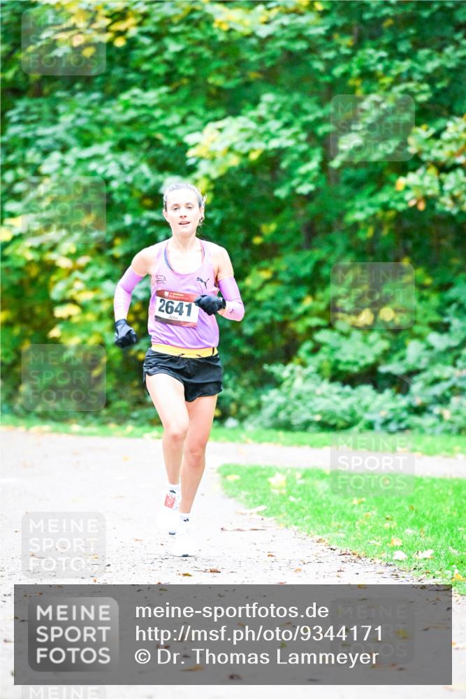 12.10.2025 - Bramfelder Halbmarathon 2025 Dr. Thomas Lammeyer http://msf.ph/oto/9344171 12.10.2025 10:05:43 Laufen 2641 meine-sportfotos.de