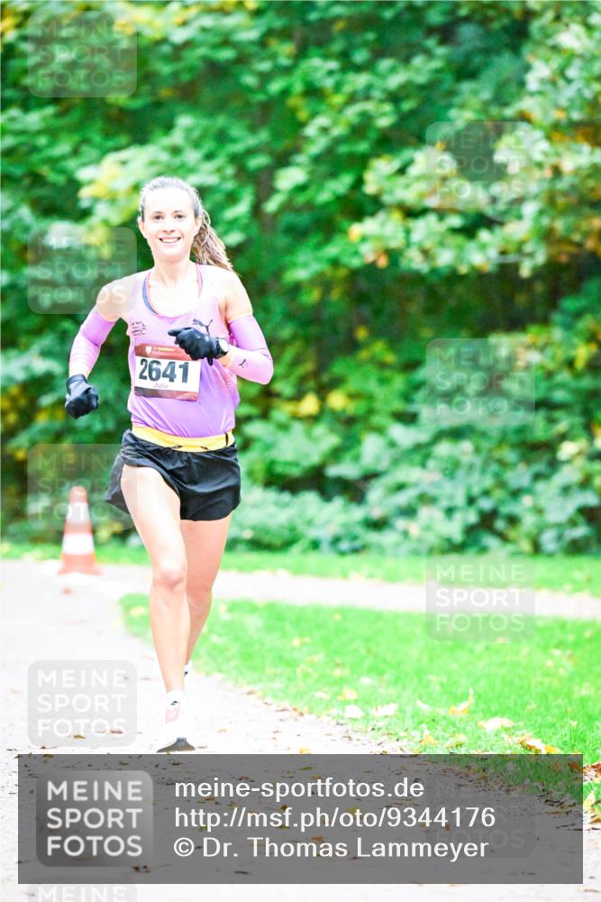 12.10.2025 - Bramfelder Halbmarathon 2025 Dr. Thomas Lammeyer http://msf.ph/oto/9344176 12.10.2025 10:05:44 Laufen 2641 meine-sportfotos.de