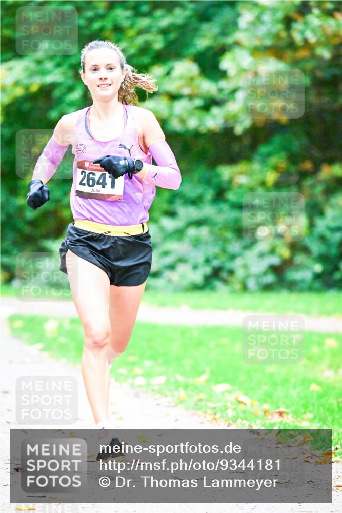 12.10.2025 - Bramfelder Halbmarathon 2025 Dr. Thomas Lammeyer http://msf.ph/oto/9344181 12.10.2025 10:05:44 Laufen 2641 meine-sportfotos.de