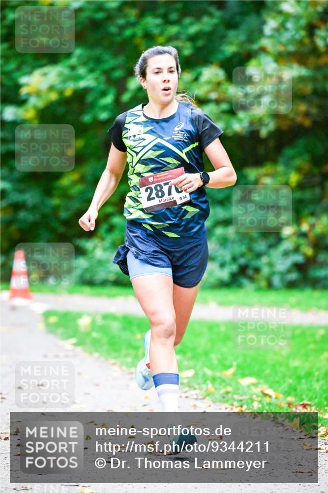 12.10.2025 - Bramfelder Halbmarathon 2025 Dr. Thomas Lammeyer http://msf.ph/oto/9344211 12.10.2025 10:06:33 Laufen 34, 287, 44 meine-sportfotos.de