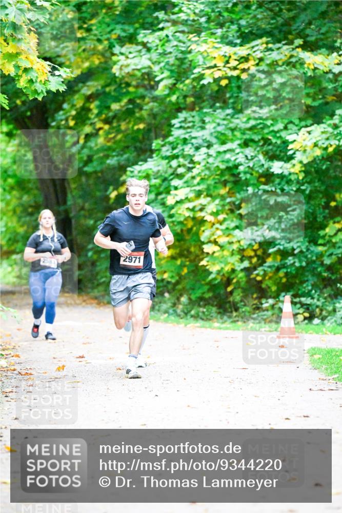 12.10.2025 - Bramfelder Halbmarathon 2025 Dr. Thomas Lammeyer http://msf.ph/oto/9344220 12.10.2025 10:07:13 Laufen 2583, 2971 meine-sportfotos.de