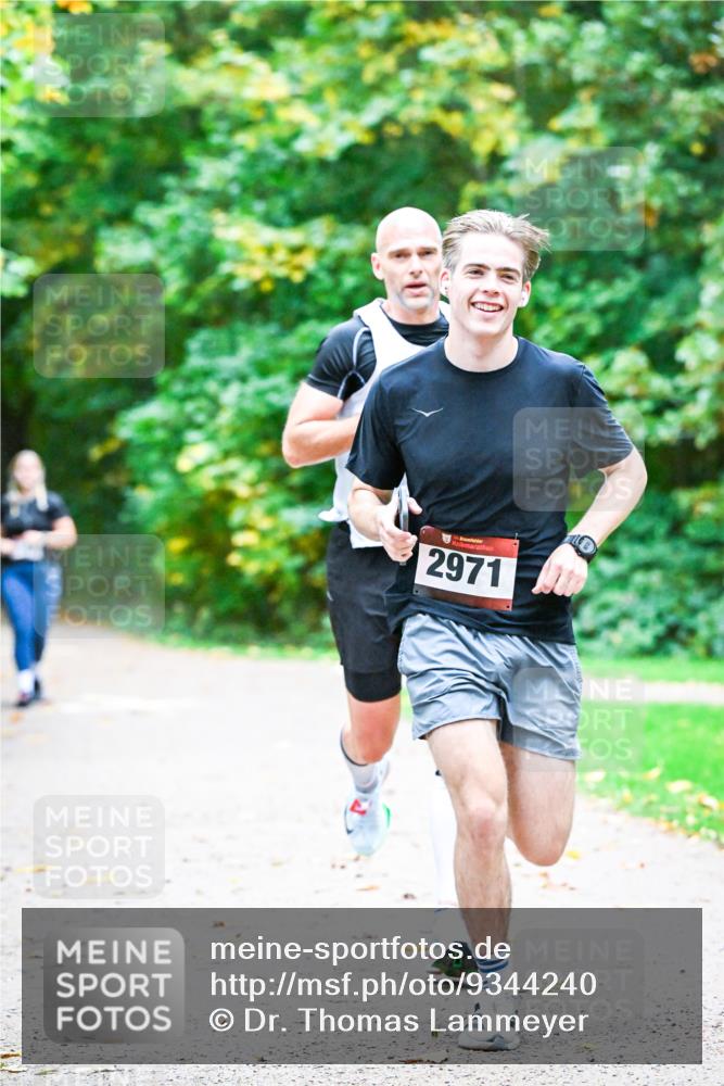 12.10.2025 - Bramfelder Halbmarathon 2025 Dr. Thomas Lammeyer http://msf.ph/oto/9344240 12.10.2025 10:07:17 Laufen 2971 meine-sportfotos.de