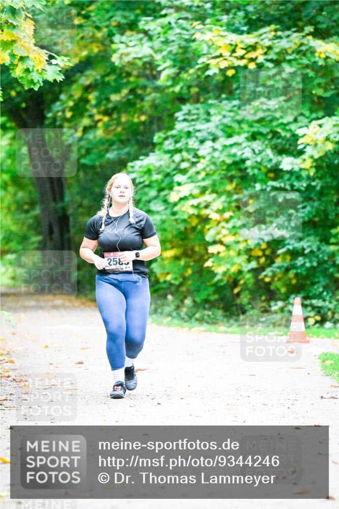 12.10.2025 - Bramfelder Halbmarathon 2025 Dr. Thomas Lammeyer http://msf.ph/oto/9344246 12.10.2025 10:07:20 Laufen 258 meine-sportfotos.de