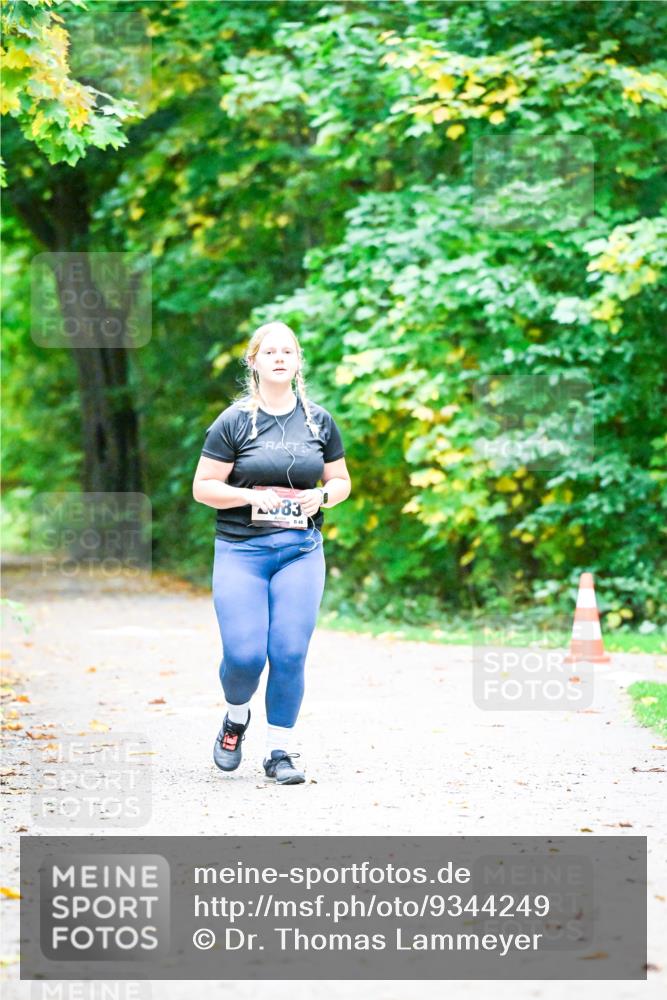 12.10.2025 - Bramfelder Halbmarathon 2025 Dr. Thomas Lammeyer http://msf.ph/oto/9344249 12.10.2025 10:07:20 Laufen 2983, 48 meine-sportfotos.de