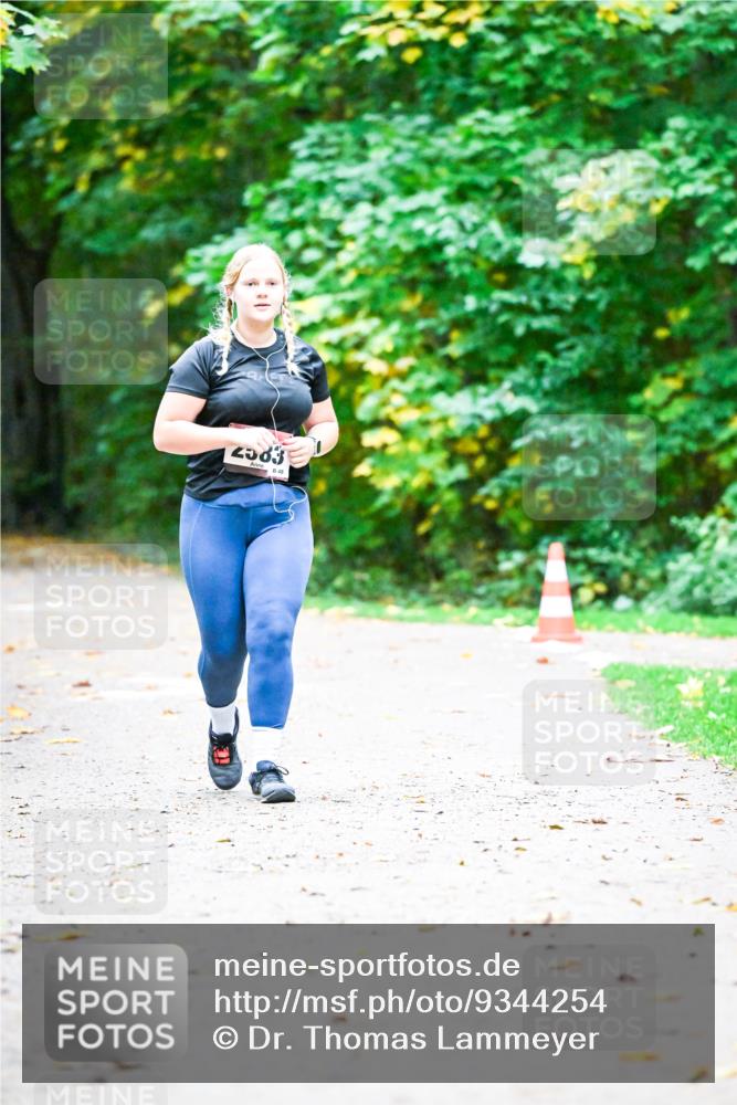 12.10.2025 - Bramfelder Halbmarathon 2025 Dr. Thomas Lammeyer http://msf.ph/oto/9344254 12.10.2025 10:07:21 Laufen 2003 meine-sportfotos.de