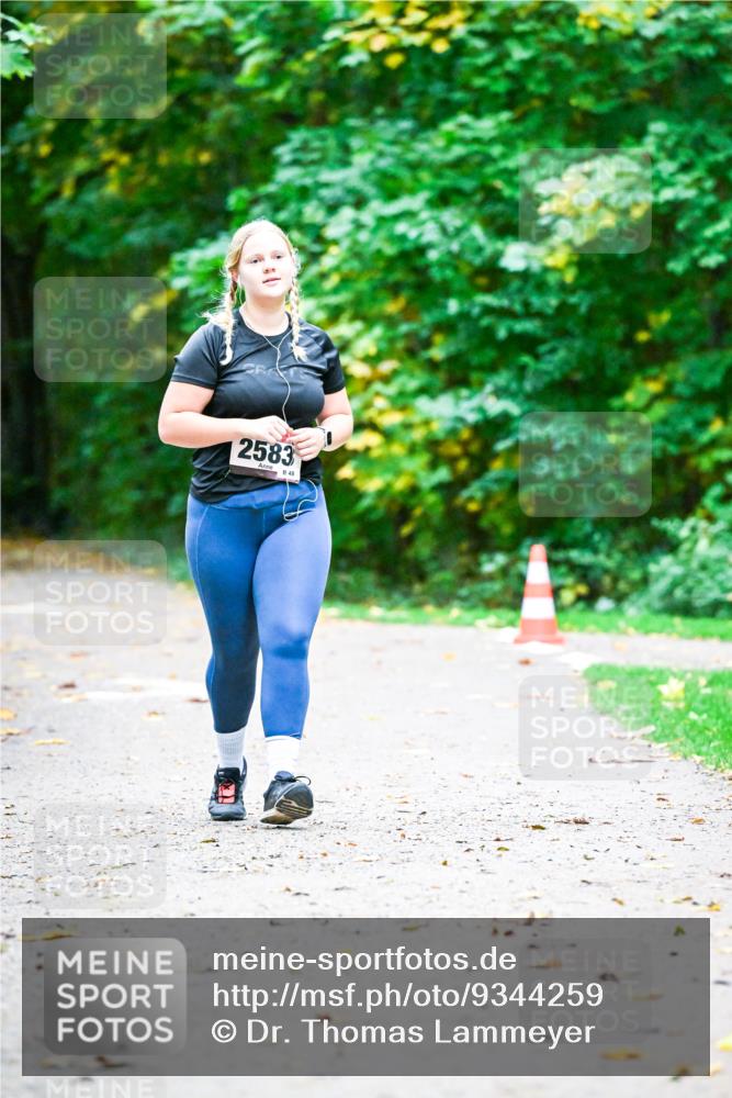 12.10.2025 - Bramfelder Halbmarathon 2025 Dr. Thomas Lammeyer http://msf.ph/oto/9344259 12.10.2025 10:07:22 Laufen 2583 meine-sportfotos.de