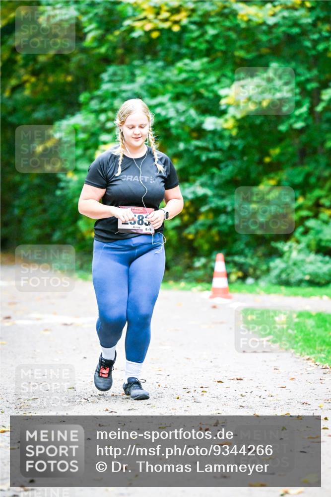 12.10.2025 - Bramfelder Halbmarathon 2025 Dr. Thomas Lammeyer http://msf.ph/oto/9344266 12.10.2025 10:07:23 Laufen 1383, 8 meine-sportfotos.de