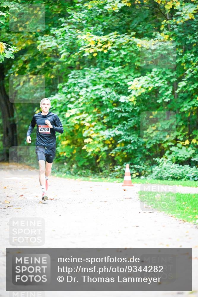 12.10.2025 - Bramfelder Halbmarathon 2025 Dr. Thomas Lammeyer http://msf.ph/oto/9344282 12.10.2025 10:08:08 Laufen 2700 meine-sportfotos.de