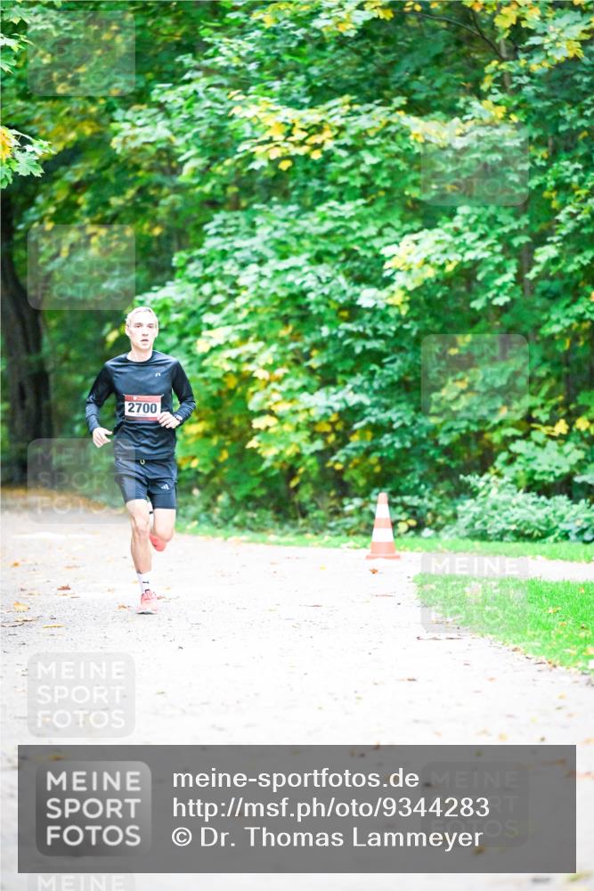 12.10.2025 - Bramfelder Halbmarathon 2025 Dr. Thomas Lammeyer http://msf.ph/oto/9344283 12.10.2025 10:08:09 Laufen 2700 meine-sportfotos.de